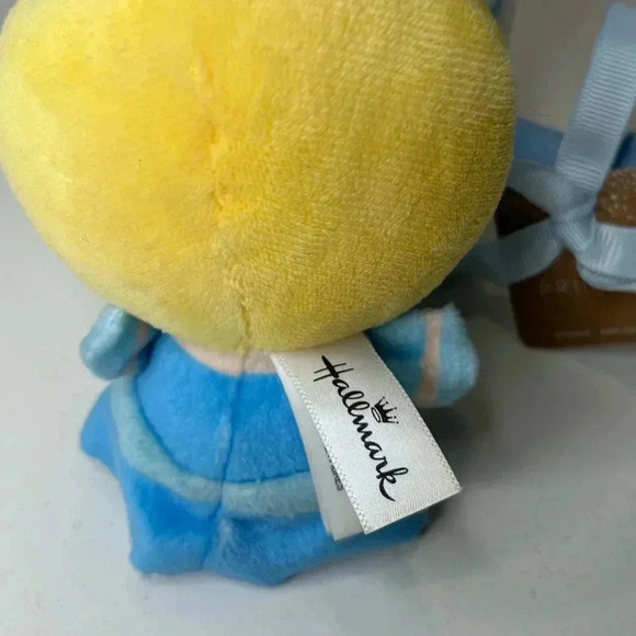 Hallmark Cinderella Itty  Bitty Plush Small Ornament - Picture 6 of 7